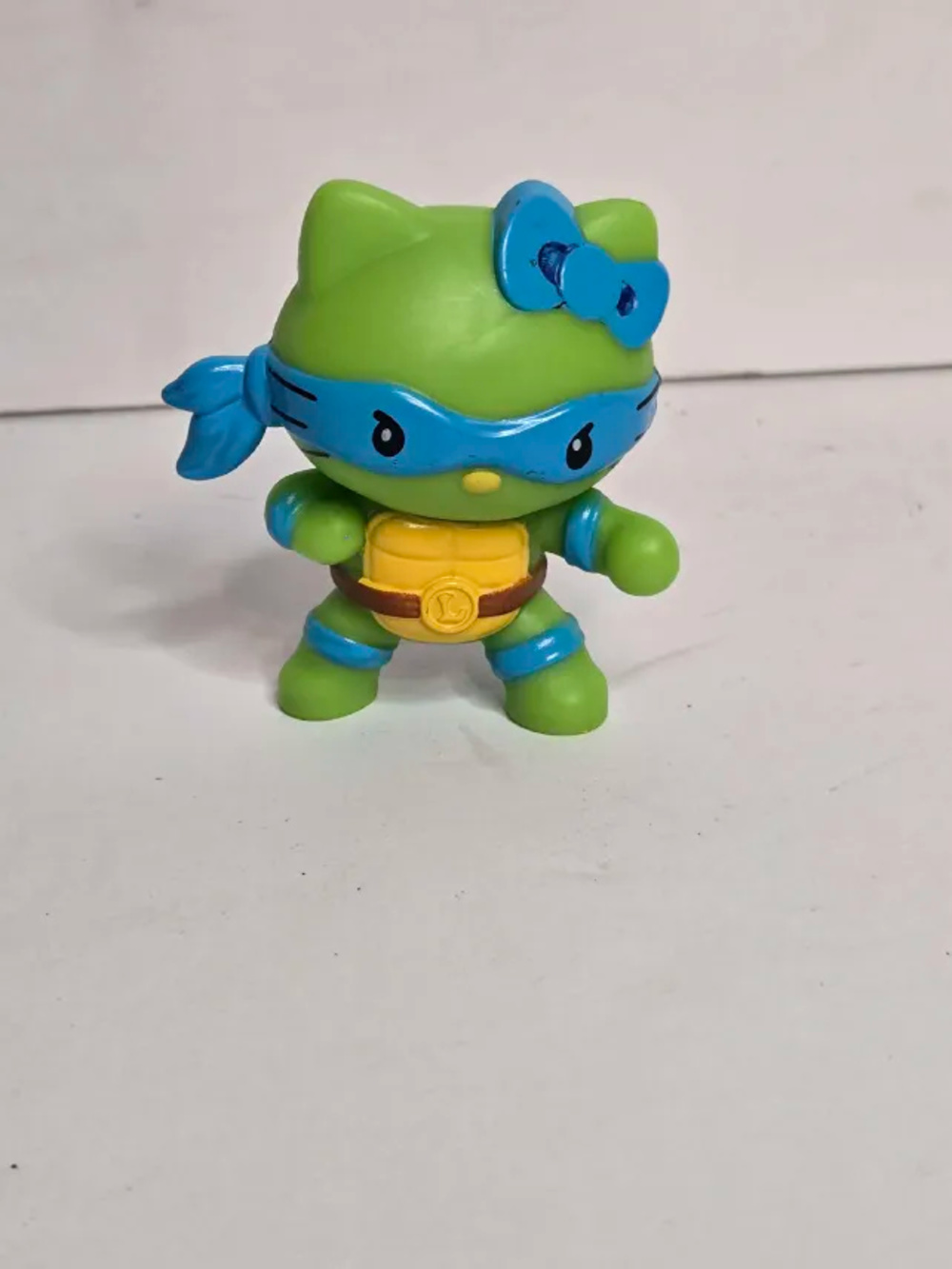 2” Hello Kitty TMNT Figure – Mini Leonardo Crossover Toy, Cute Collectible